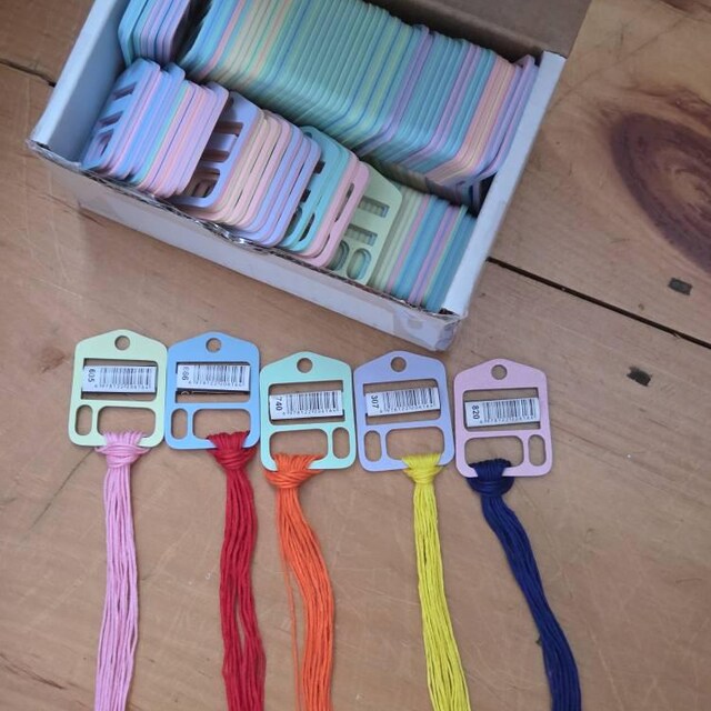 Cross Stitch Floss Drops – Thread Organizers for Cross-Stitch & Embroidery 3D printed Perfect fit DMC without taping